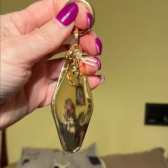 NIB Piper K Teddy Bear Key Chain & Bag Charm Gold Tone Heart and Bow - Picture 3 of 8